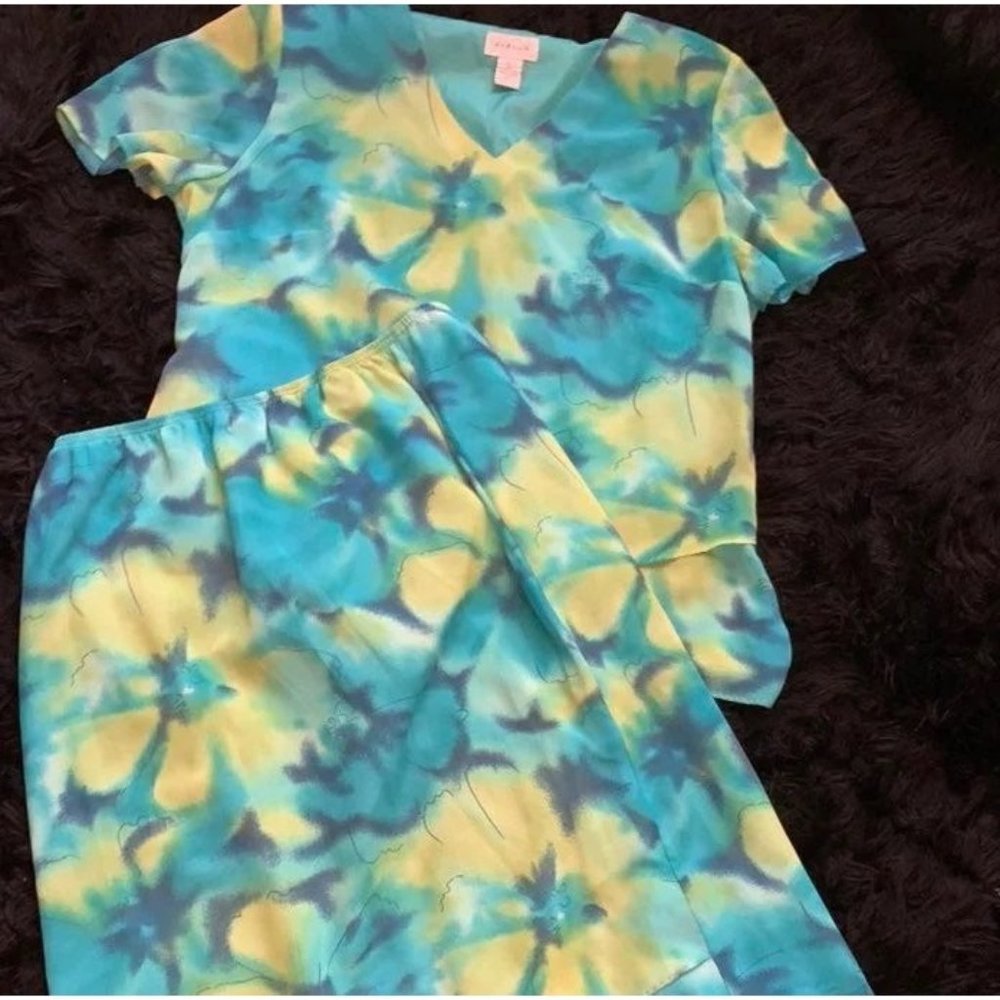 Women's Top & Skirt Suit